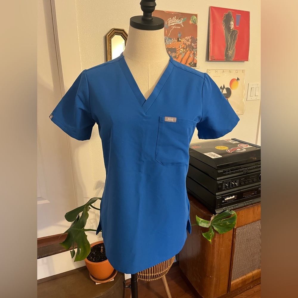 Figs Women’s V-Neck Scrub Top in Royal Blue